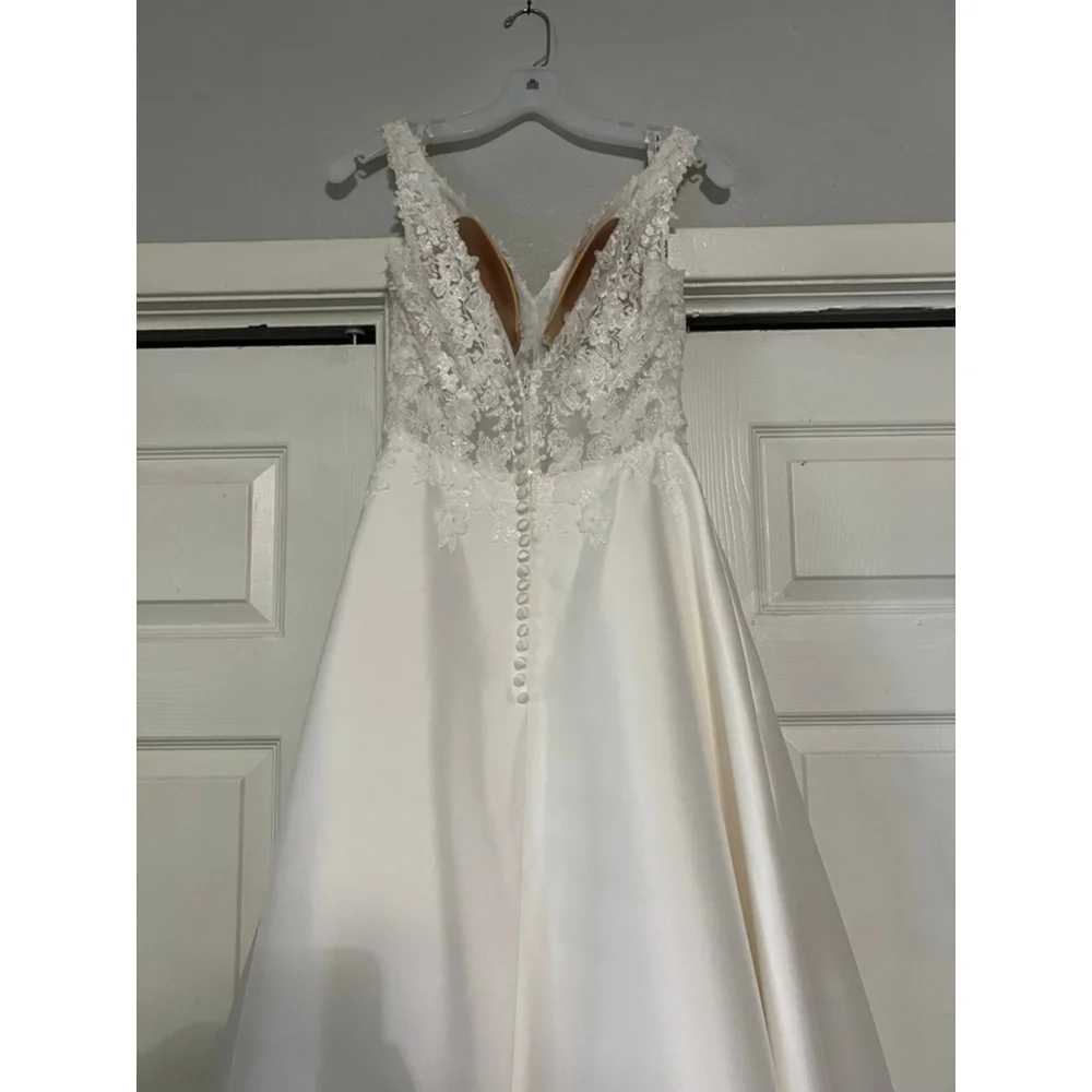 NWOT!!! Stella York White Lace Bodice Satin Wedding Dress with Pockets - Picture 4 of 6